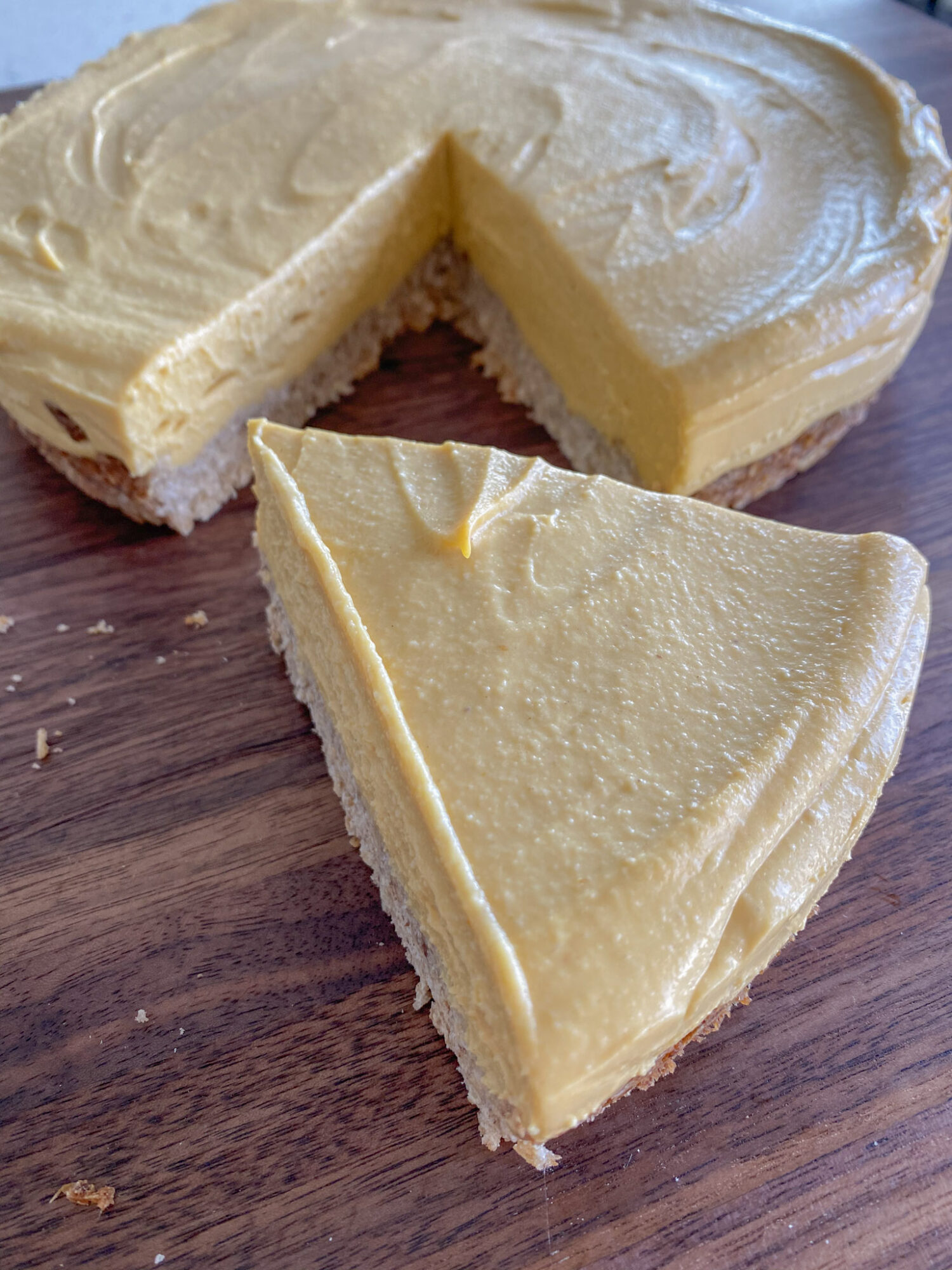 Vegan Pumpkin Cheesecake with Cinnamon Sugar Oatmeal Pie Crust