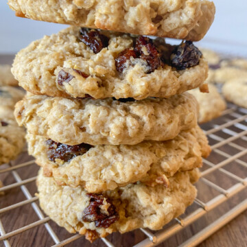 20-Minute Vegan Oatmeal Raisin Cookies