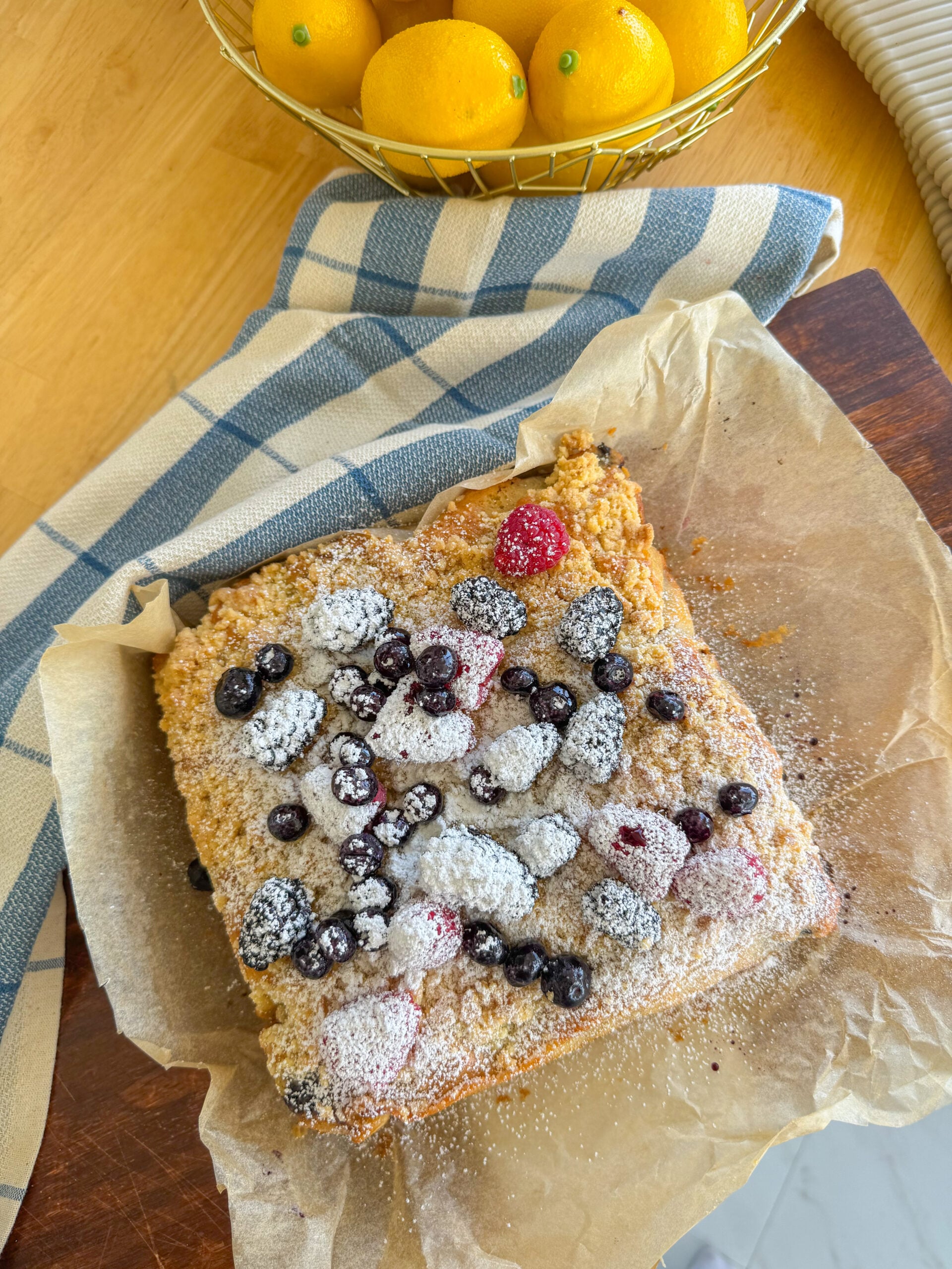 mixed berry crumble