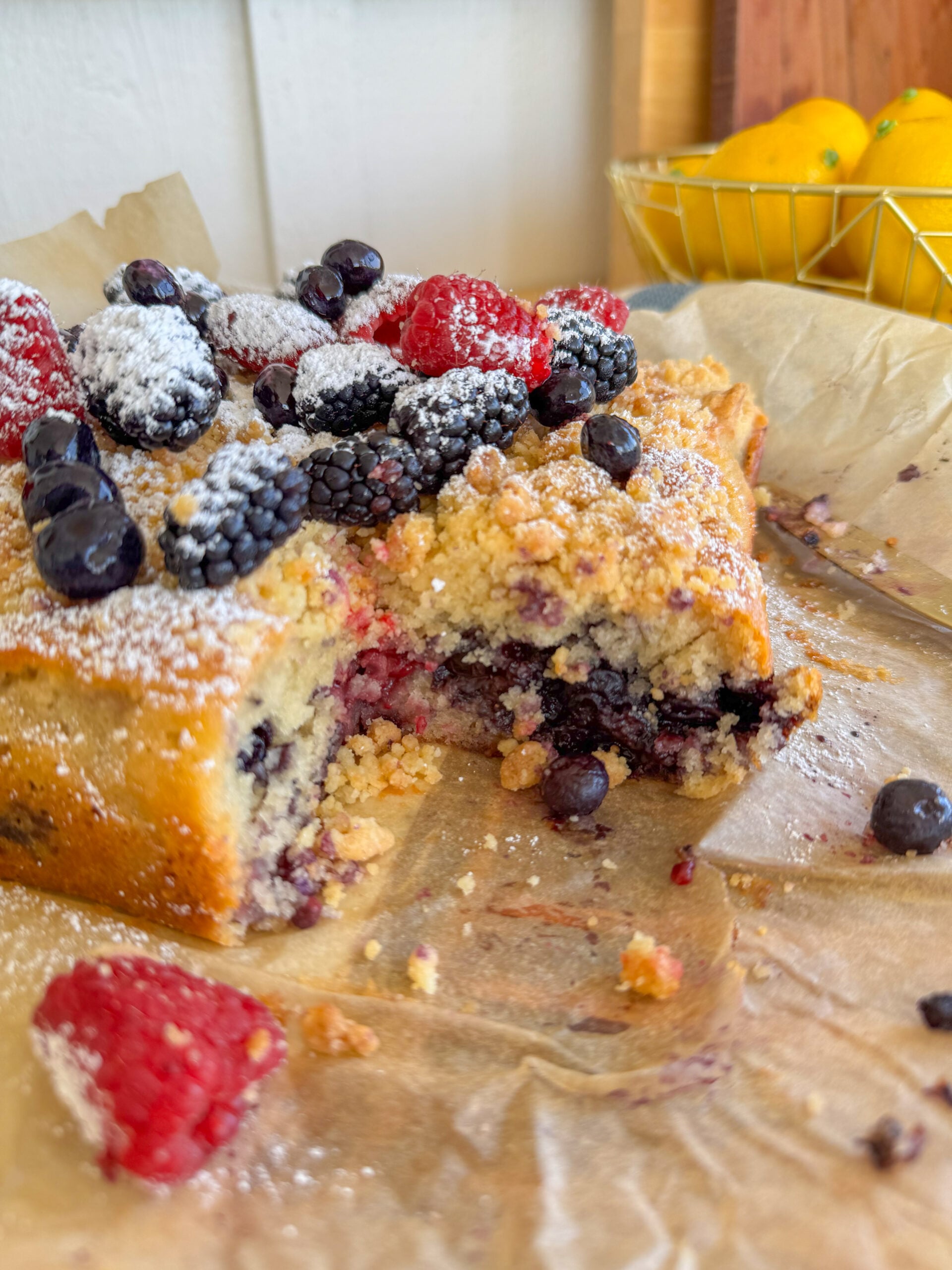mixed berry crumble