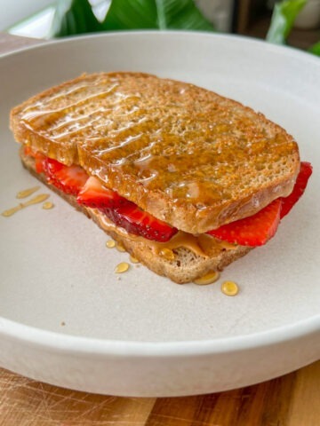 peanut butter and strawberry sandwich