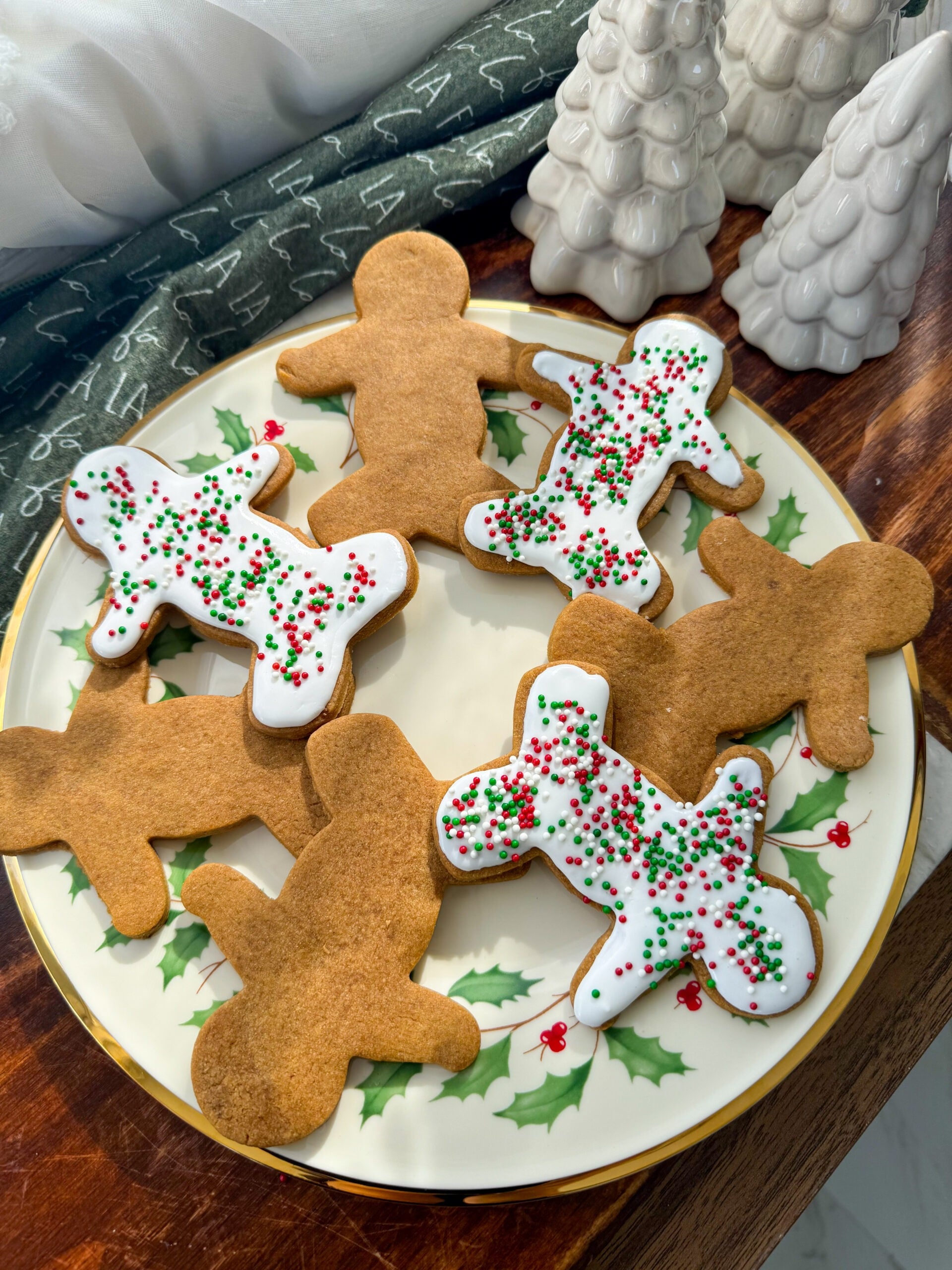 vegan gingerbread man cookies