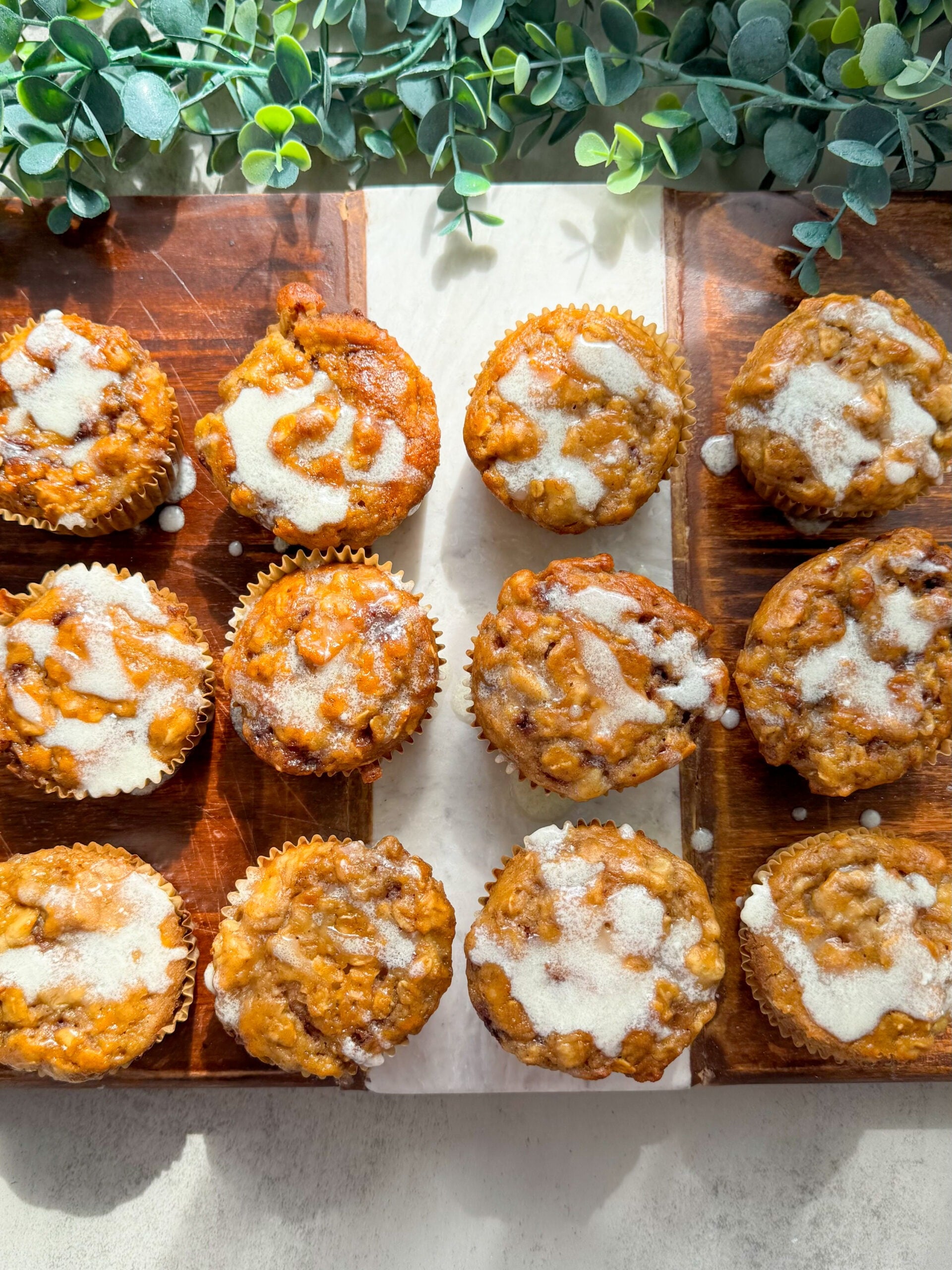 Cinnamon Roll Banana Muffins