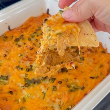 cheesy buffalo chicken dip