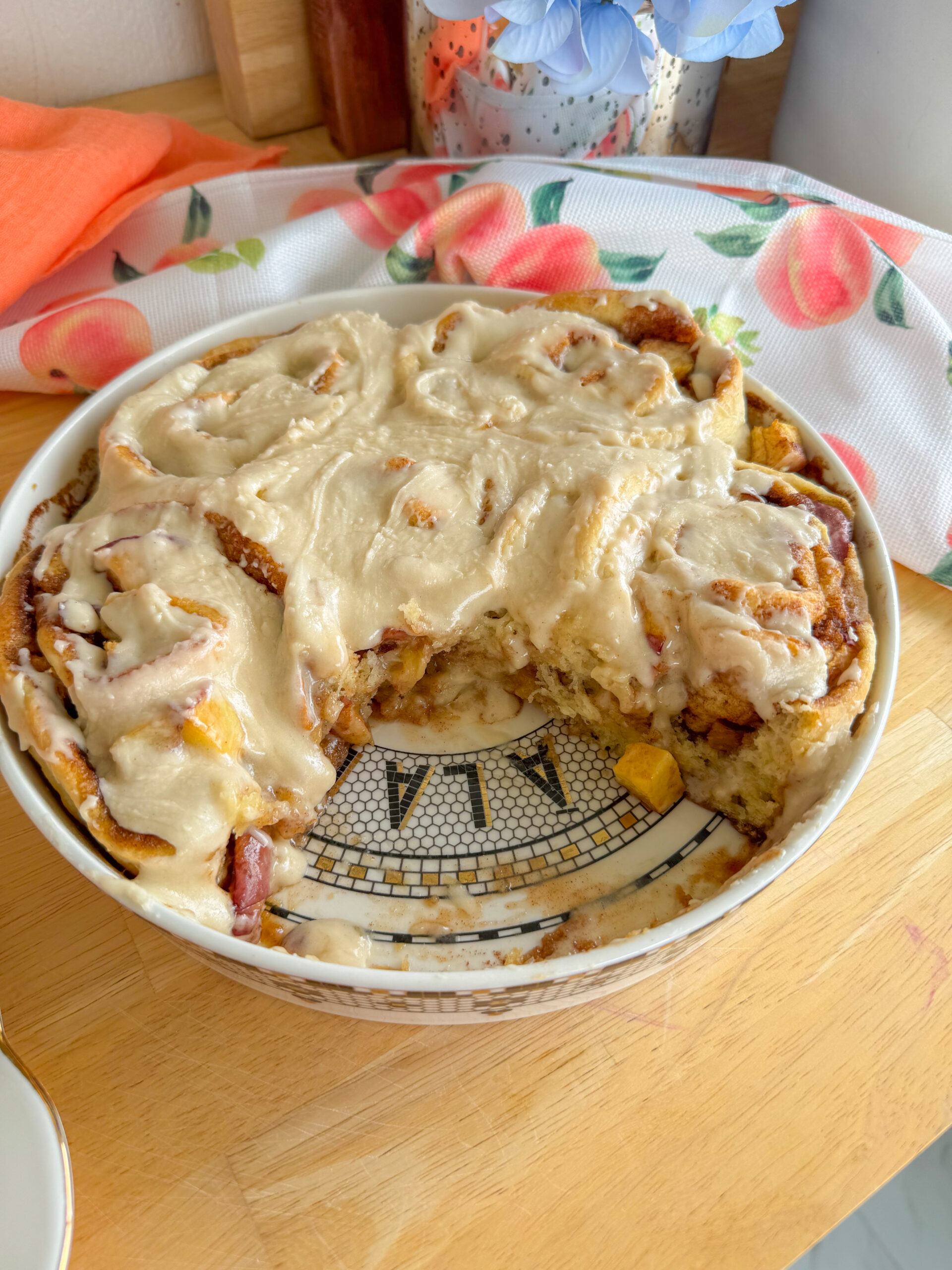 peach cobbler cinnamon rolls