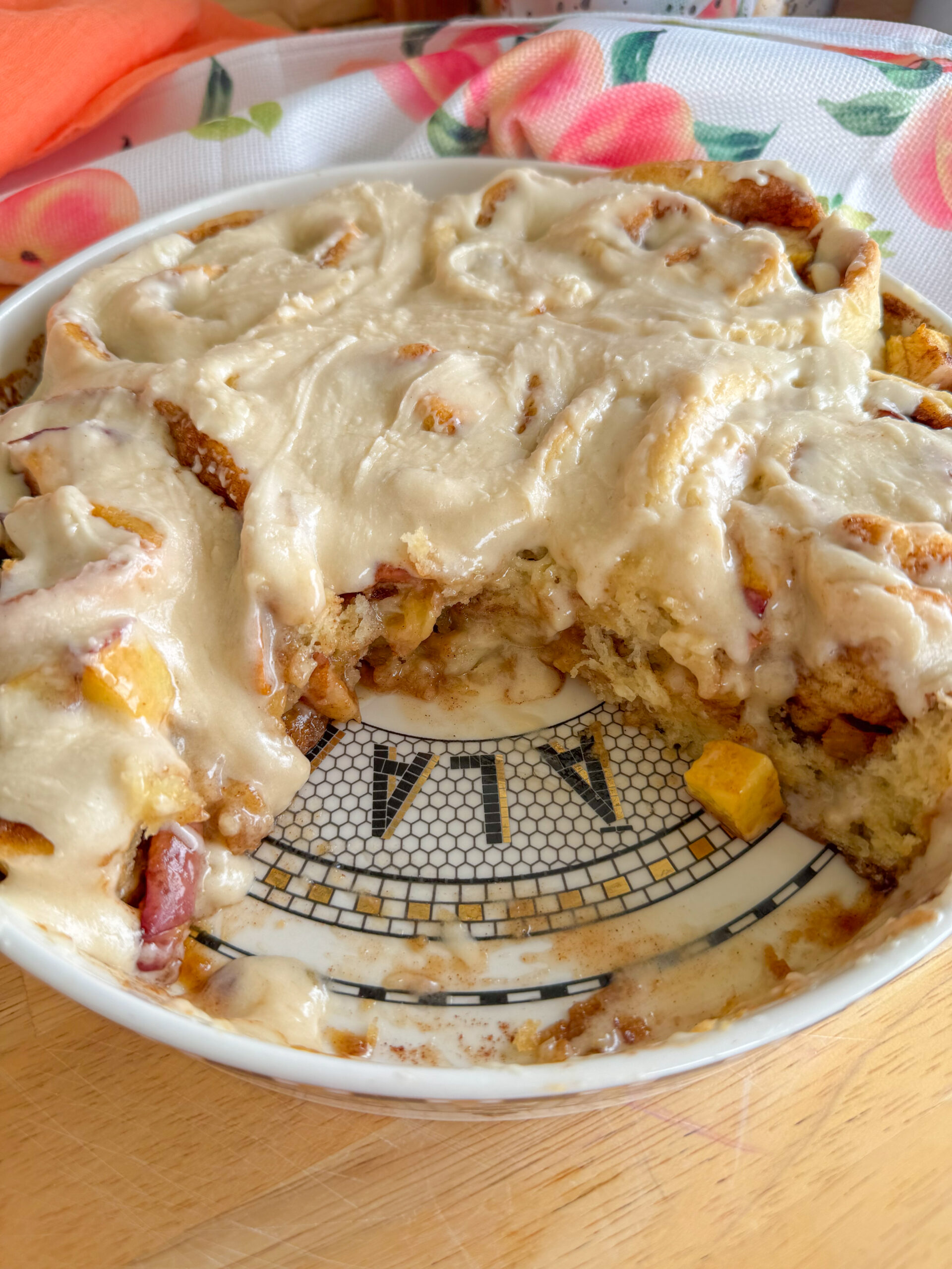 peach cobbler cinnamon rolls
